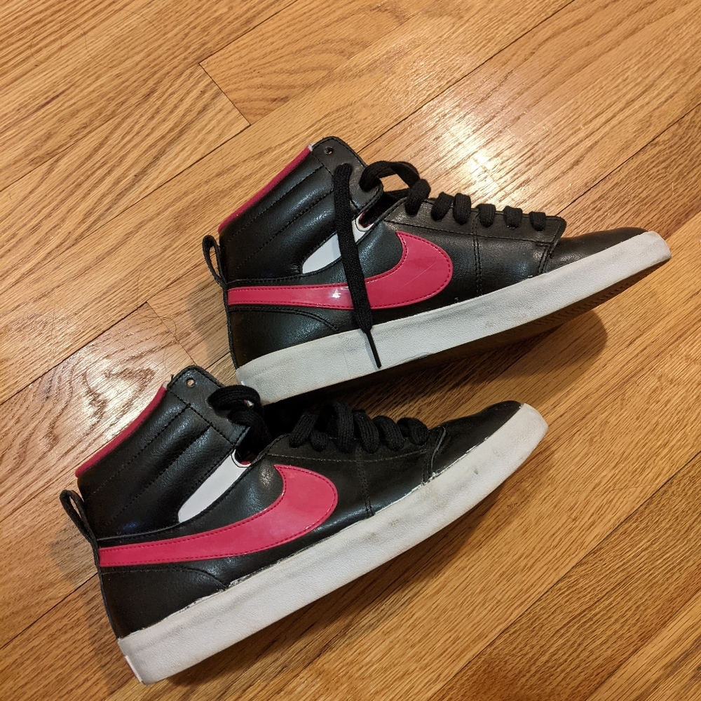 Nike Hally Hoops Women's 6.5 Basketball Sneakers